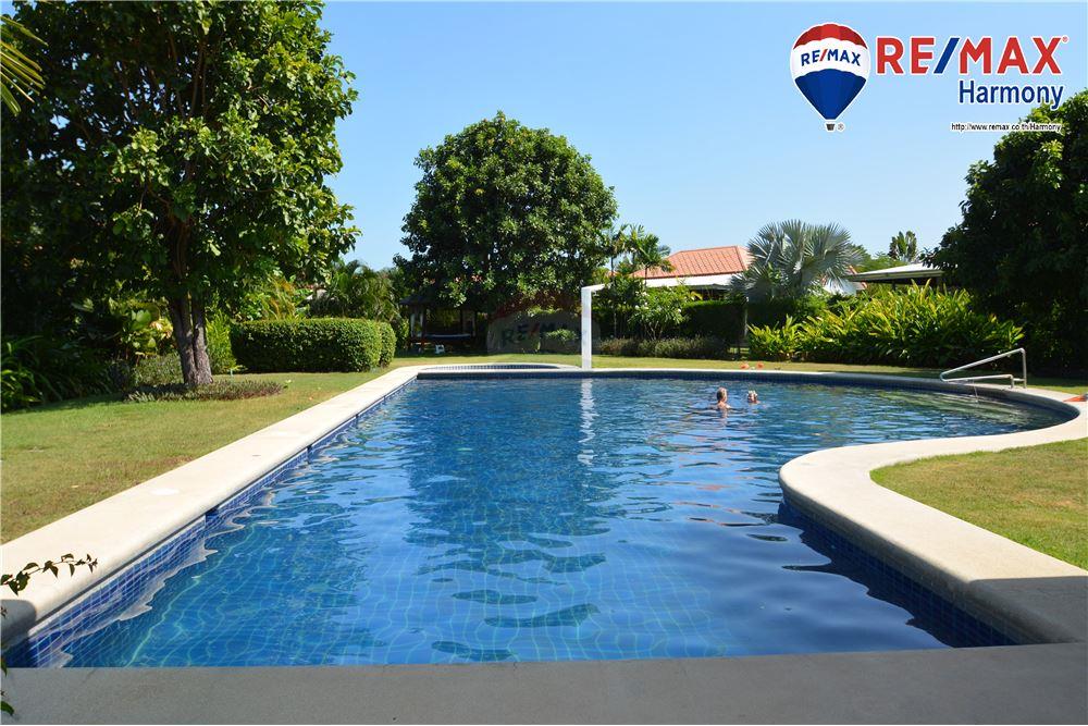 Pool villa house for sale